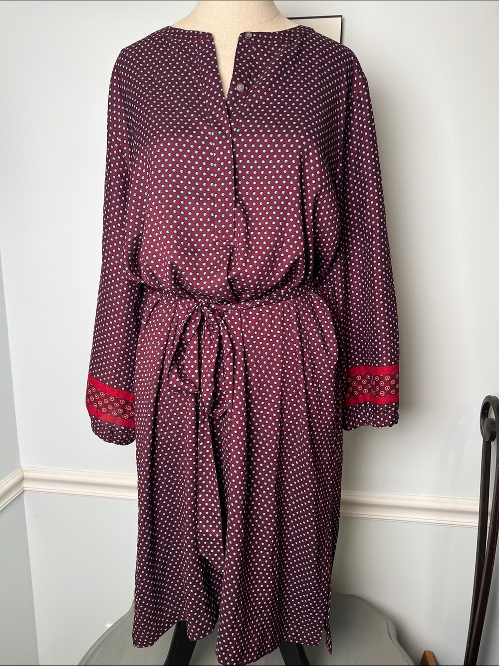 LOFT Large Burgundy and White lightweight sheath dress Long-Sleeve removable tie